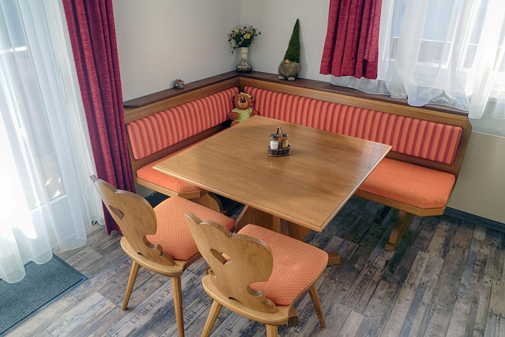 Montahaus Retro Apartments Vandans Ngoại thất bức ảnh